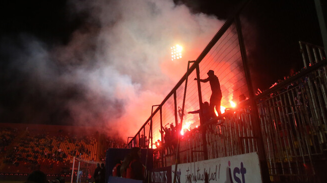 Nicolás Núñez condenó desórdenes en la barra de la UC: Pagan todos por algunos delincuentes
