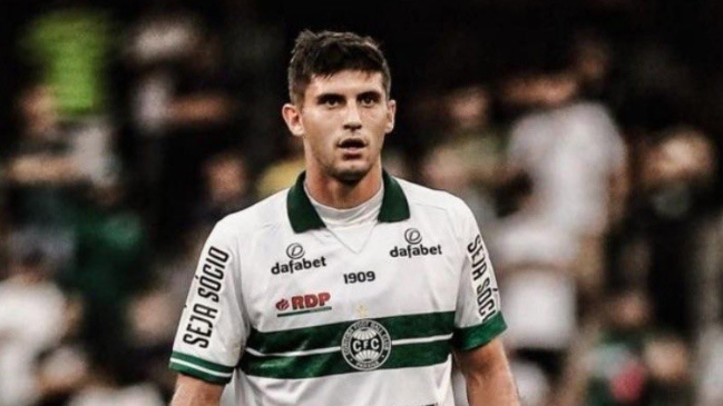 Benjamín Kuscevic ganó de cabeza para marcar en derrota de Coritiba
