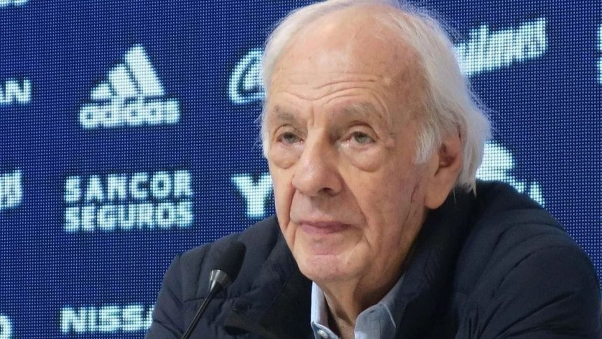 César Luis Menotti fue internado por un accidente doméstico