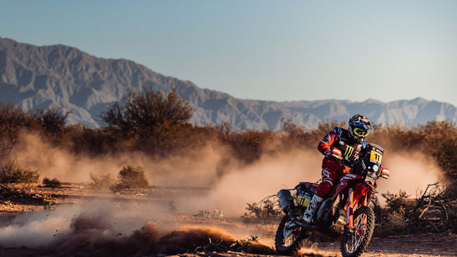 Nacho Cornejo avanzó posiciones en la primera etapa del Desafío Ruta 40 en Argentina