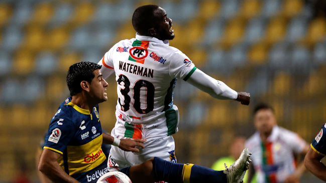 Everton ahogó los festejos del líder Cobresal al rescatar un empate en el último minuto