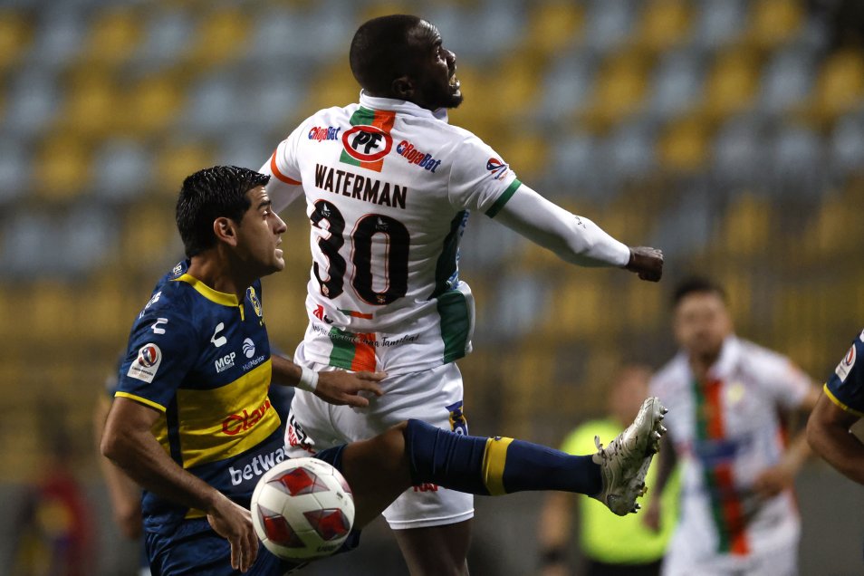 Everton siguió en zona de copas y Cobresal sumó un punto más al liderato al igualar en Sausalito