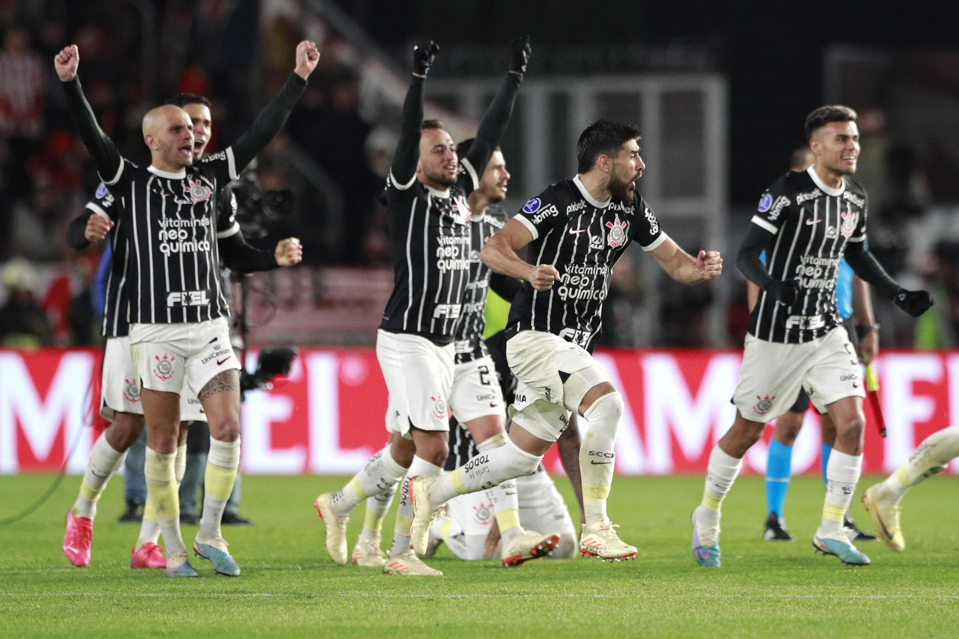 Sudamericana: Corinthians eliminó en los penales a Estudiantes y avanzó a semifinales