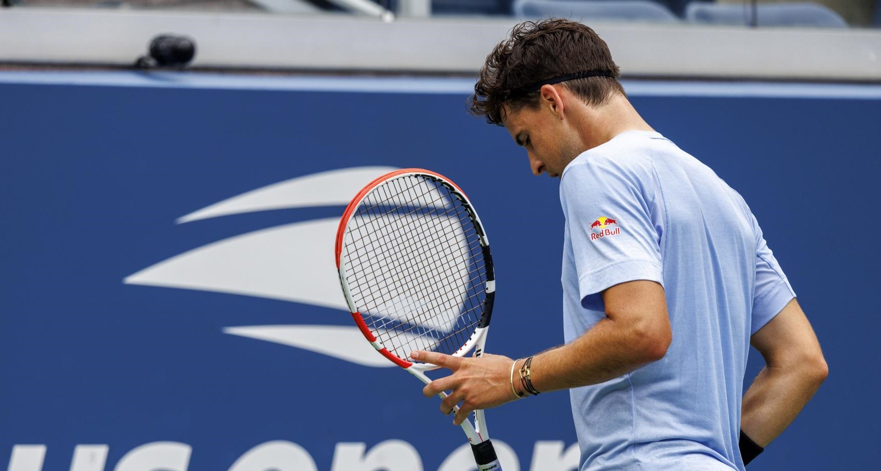 Dominic Thiem se retiró en segunda ronda del US Open por problema estomacal