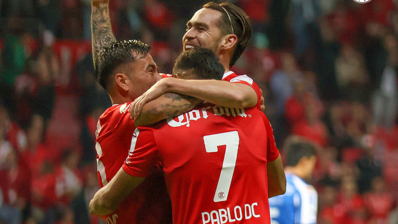 Meneses y Baeza ganaron duelo de chilenos a Vegas en triunfo de Toluca sobre Monterrey