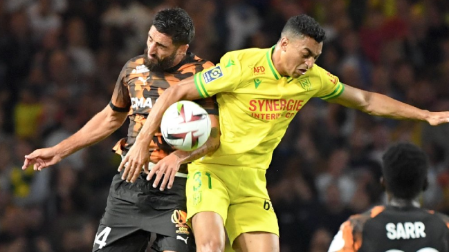 Marsella desaprovechó una temprana expulsión de Nantes y empató como visita