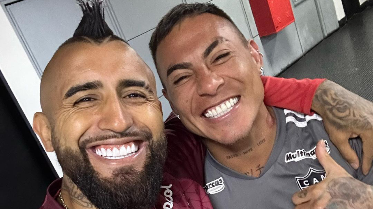 “Qué alegría hermano mío”: El encuentro de Arturo Vidal y Eduardo Vargas en Brasil