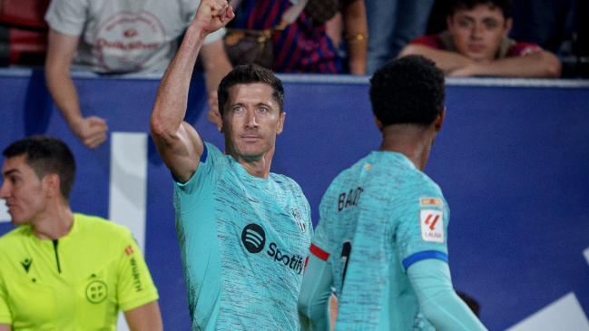 Barcelona venció cerca del final a Osasuna en el estreno de Cancelo y Joao Félix