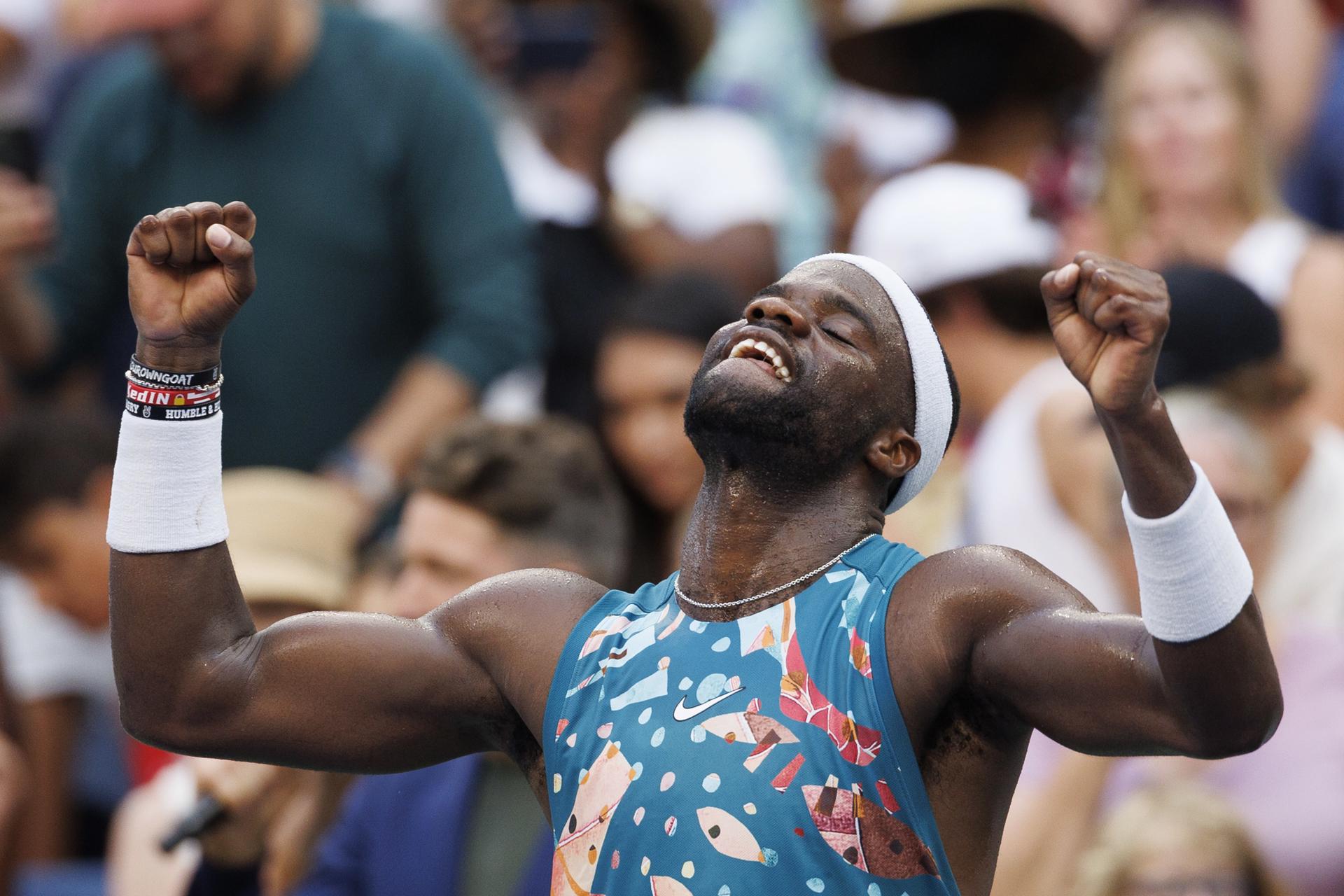 Frances Tiafoe pasó a cuartos del US Open tras arrasar con Rinky Hijikata