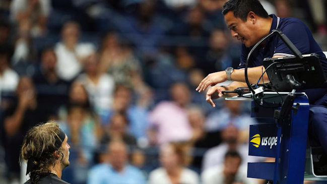 Zverev detuvo su duelo ante Sinner en el US Open por gritos nazis de un espectador