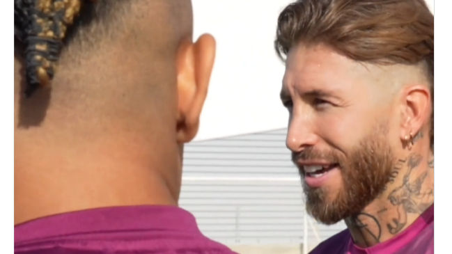 “Pueden pegarme lo que quieran”: El pasillo de bienvenida del plantel de Sevilla a Sergio Ramos