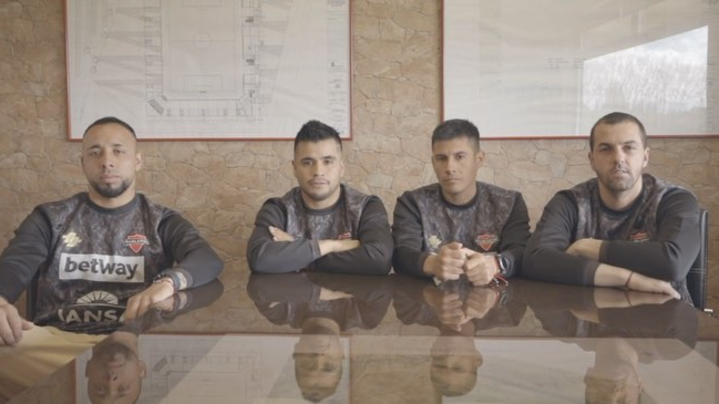 Jugadores de Ñublense respaldaron a Lorenzo Reyes tras la polémica salida de Jaime García