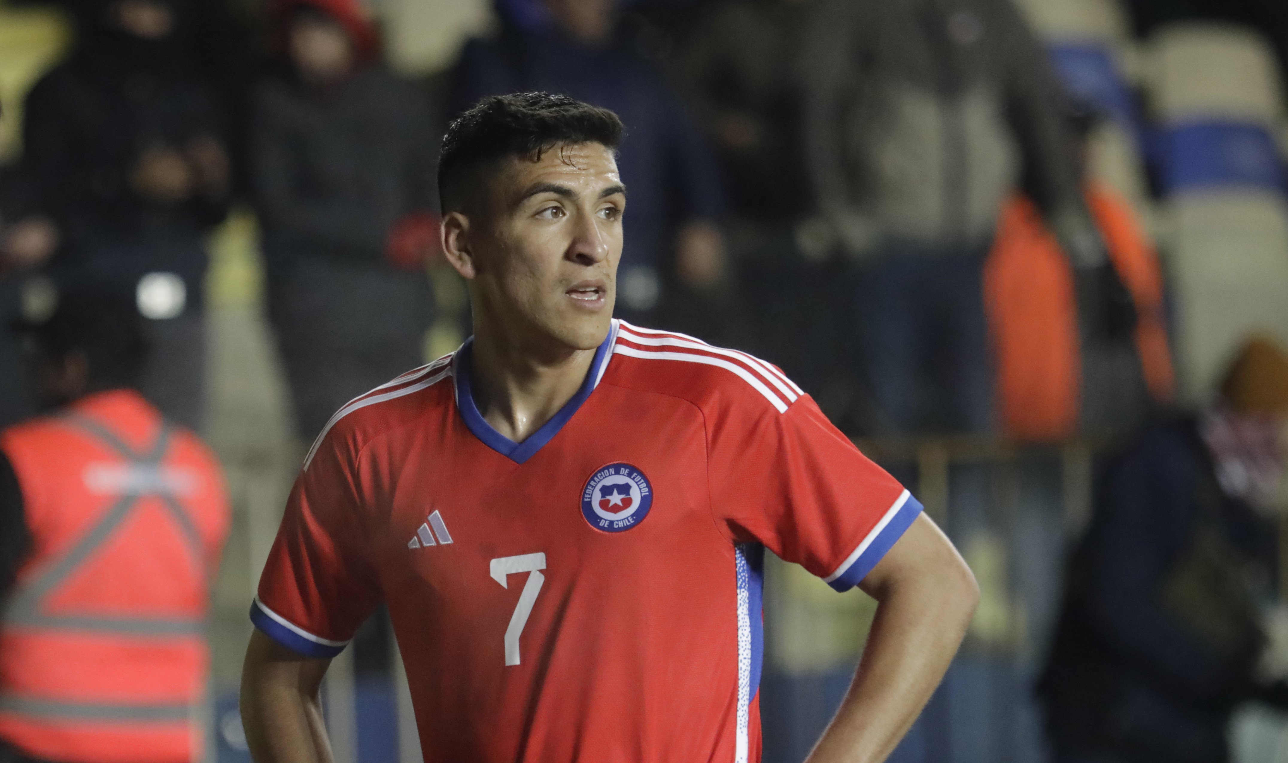 Marcelino Núñez se perfila para completar el mediocampo de Chile ante Uruguay