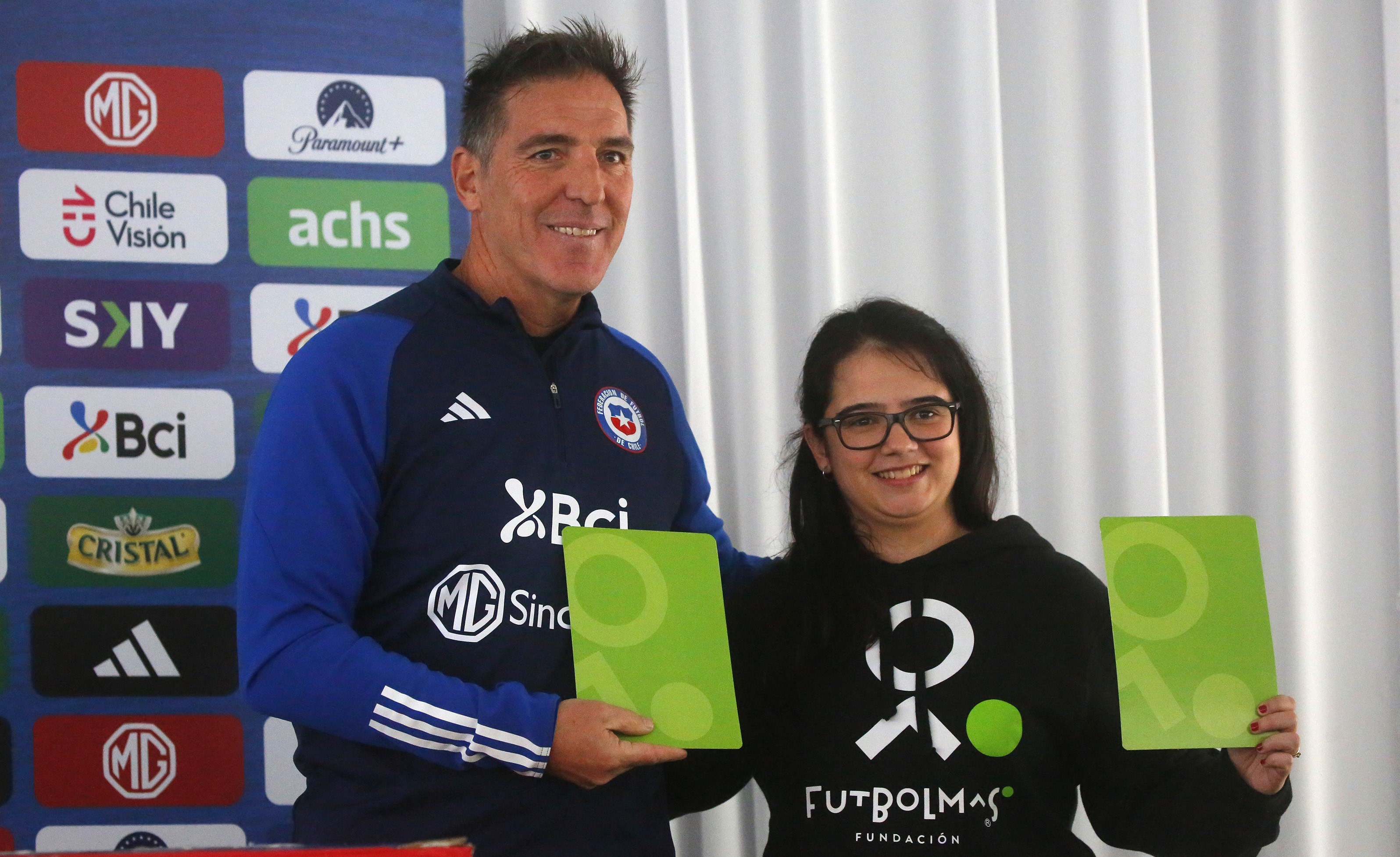 Duelo de Chile y Colombia en el Monumental tendrá el regreso de la Tarjeta Verde