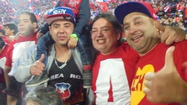 Mediático hincha de la Roja “Chapulín” reclamó por precios para duelo con Uruguay
