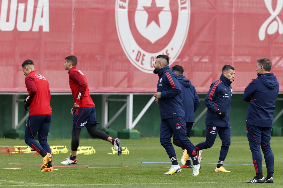 La selección cumplió con su último entrenamiento antes de viajar a Uruguay