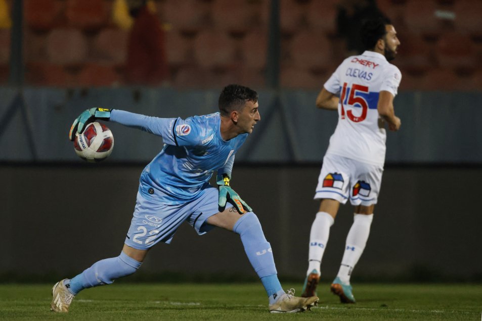 La formación de Universidad Católica para enfrentar a River Plate en Argentina