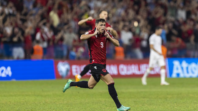 Euro: Albania sorprendió a Polonia y sigue líder de su grupo en las Clasificatorias