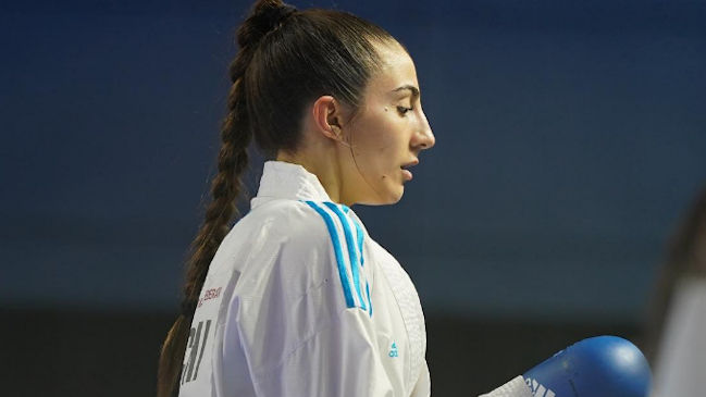 Valentina Toro terminó sangrando por un particular incidente durante un combate en Dublín