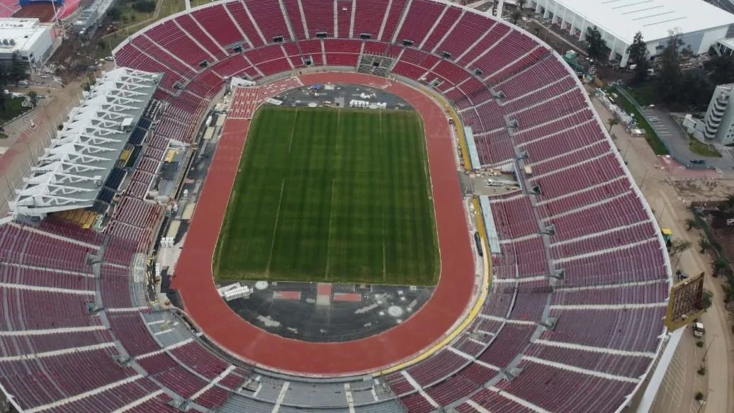 Ministerio del Deporte mostró los avances de la nueva pista atlética del Estadio Nacional para Santiago 2023