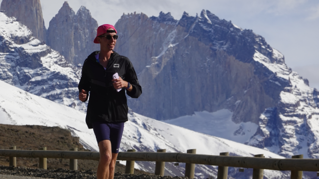 Reconocido competidor estadounidense triunfó en Torres del Paine antes de participar en Chicago
