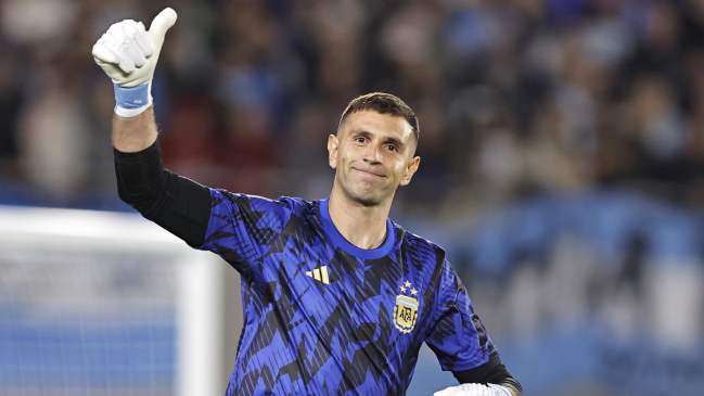 “Dibu” Martínez quedó fuera de arqueros nominados al premio The Best