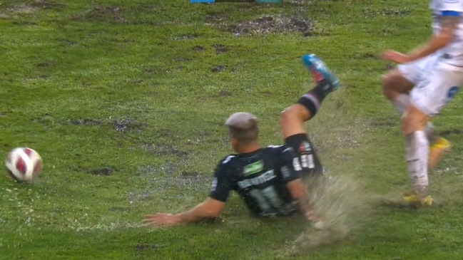 [Video] ¡Criminal! La fuerte entrada que le costó la roja a Jonathan Benítez