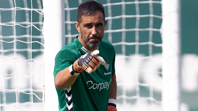 Claudio Bravo sigue como baja para Real Betis