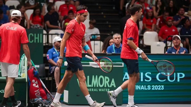 Chile cerró una jornada para el olvido contra Italia al perder ajustadamente en el dobles