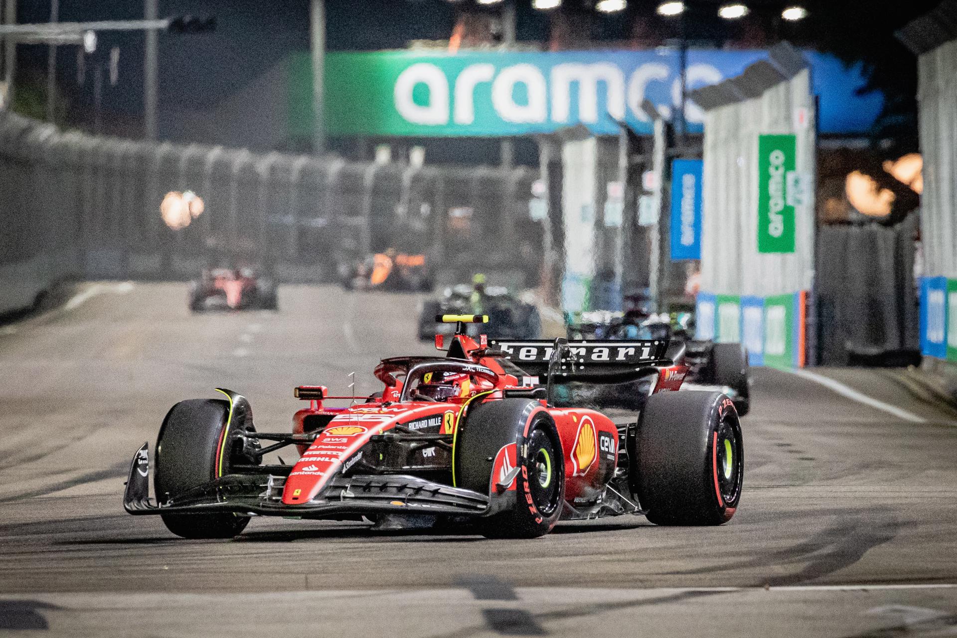 Carlos Sainz se adjudicó la pole position en el GP de Singapur