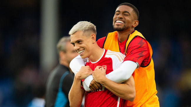 Arsenal batió con lo justo a Everton gracias a un golazo de Leandro Trossard