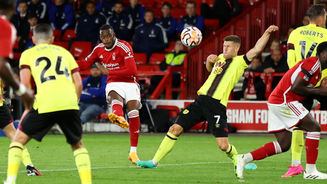 Sólo golazos: Nottingham Forest y Burnley repartieron puntos en la Premier