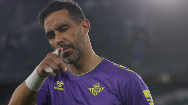 Claudio Bravo entró en la convocatoria para visita de Real Betis a Rangers