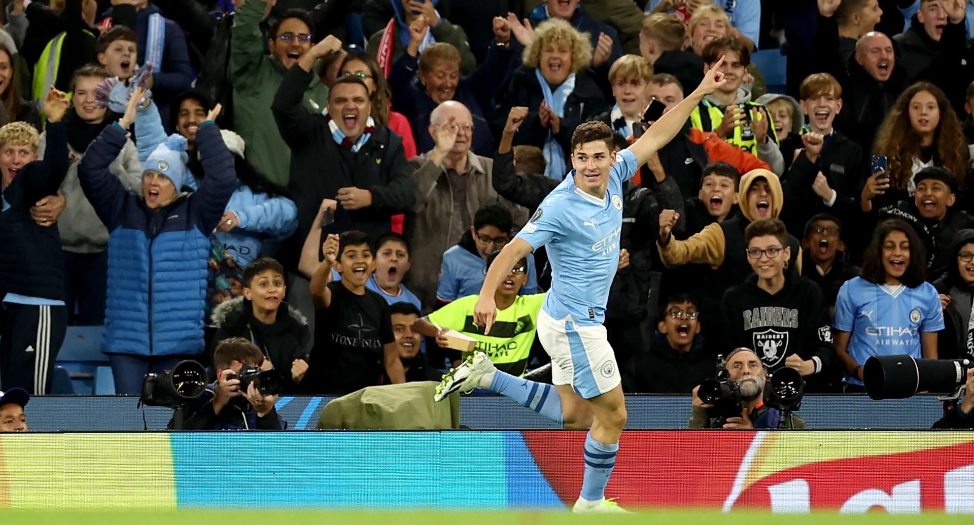 Julián Alvarez comandó la remontada de Manchester City ante Estrella Roja
