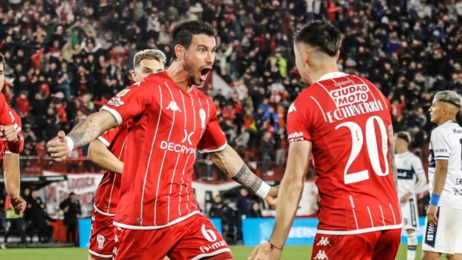 Huracán sumó valioso triunfo con Rodrigo Echeverría y Williams Alarcón en cancha