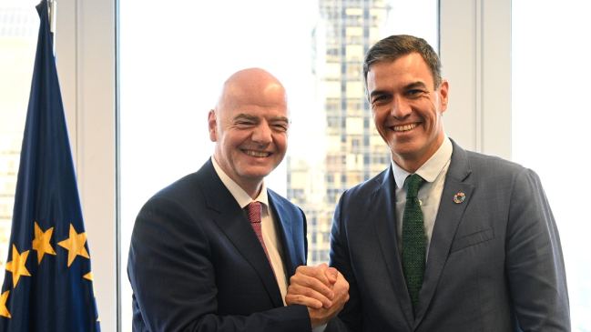 Jefe del Gobierno español defendió candidatura al Mundial 2030 ante Gianni Infantino