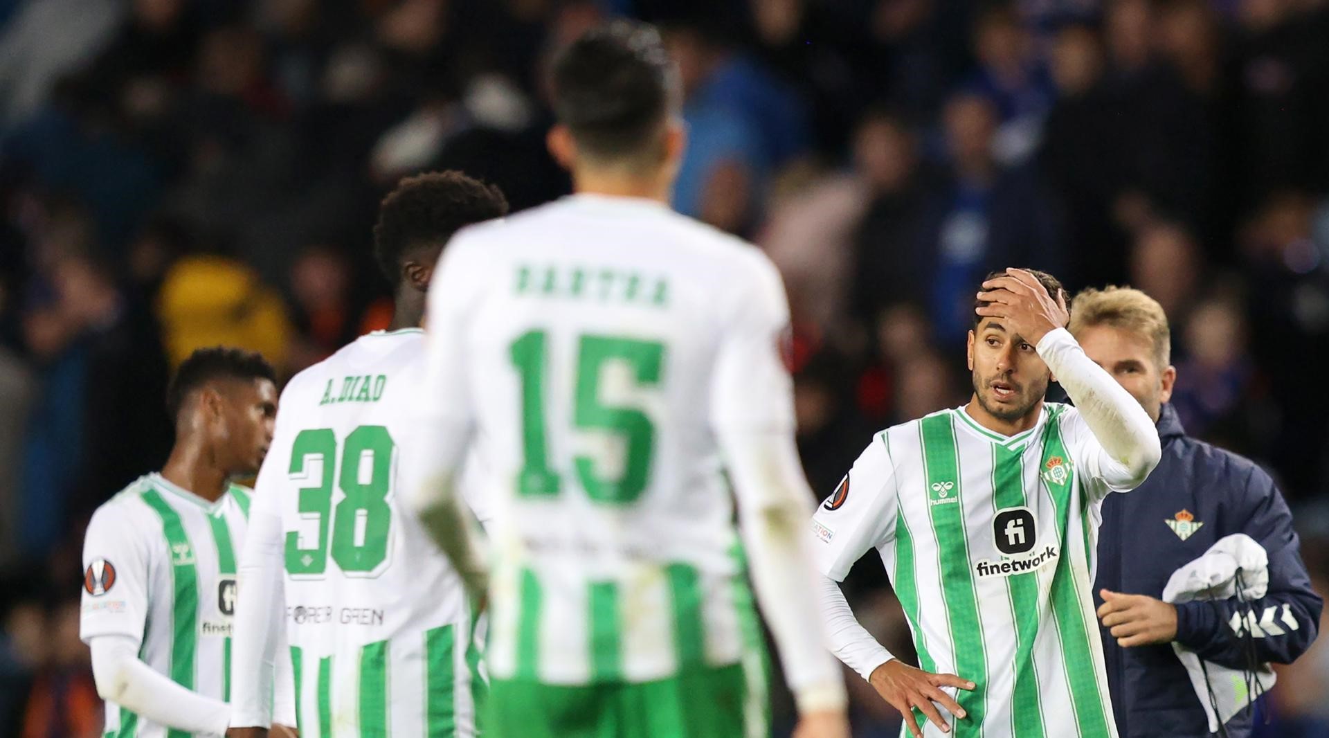 Claudio Bravo volvió a atajar en derrota de Betis ante Rangers por la Europa League