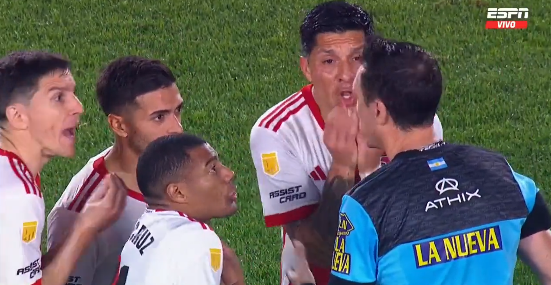 Arbitro que anuló gol a Paulo Díaz: “A los de River les costó entenderlo”