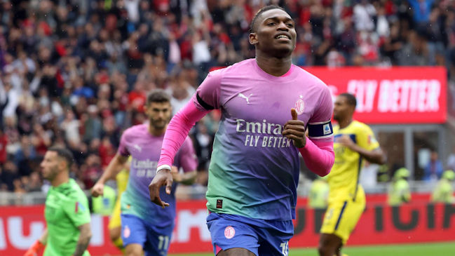 Rafael Leao le devolvió la sonrisa a AC Milan al comandar el triunfo sobre Hellas Verona