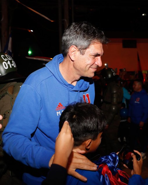 Universidad de Chile recibió masivo apoyo en su llegada a Copiapó