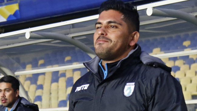 Miguel Riffo encabeza nuevo cuerpo técnico interino de Curicó Unido