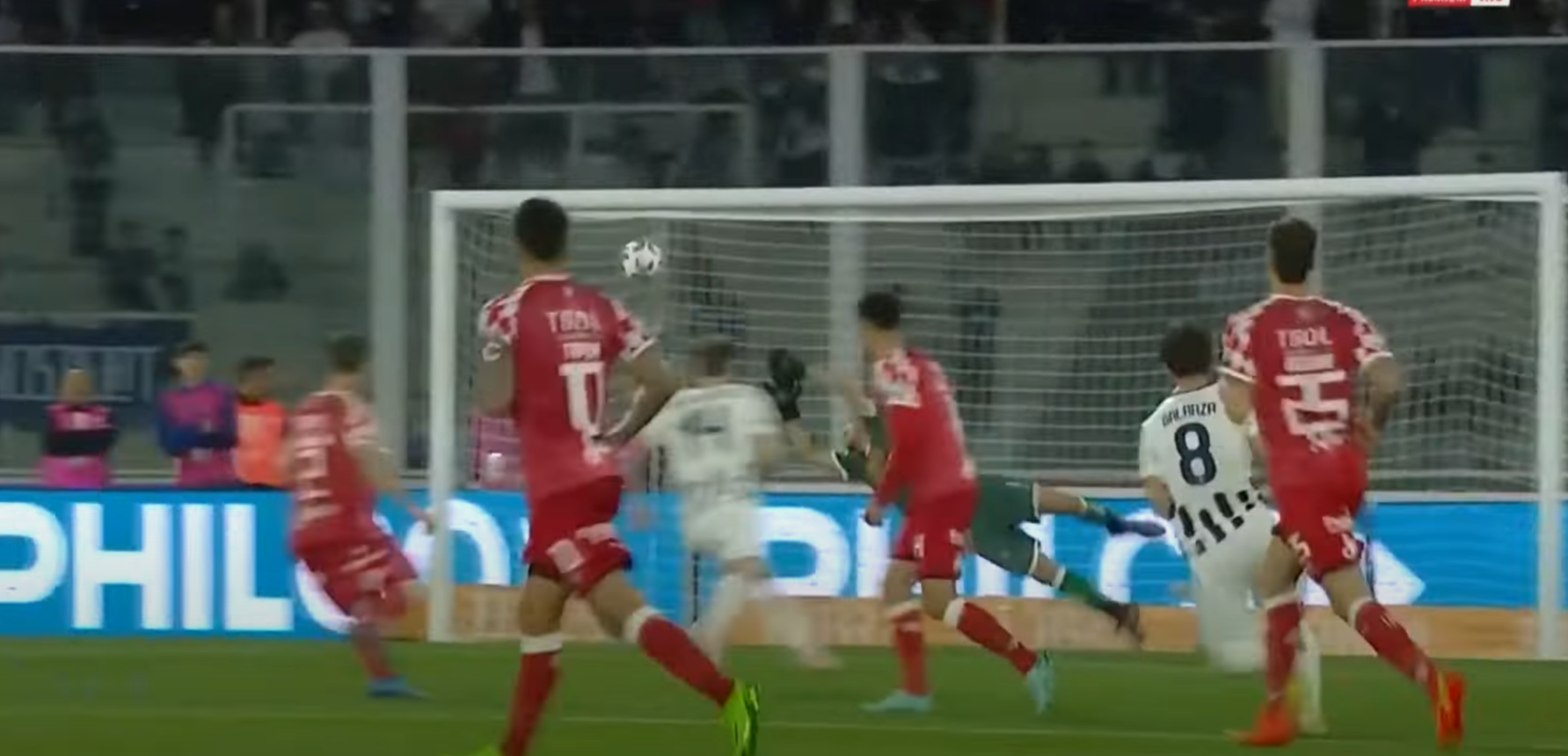 El espectacular zurdazo de Matías Galarza en la goleada de Talleres a Barracas Central