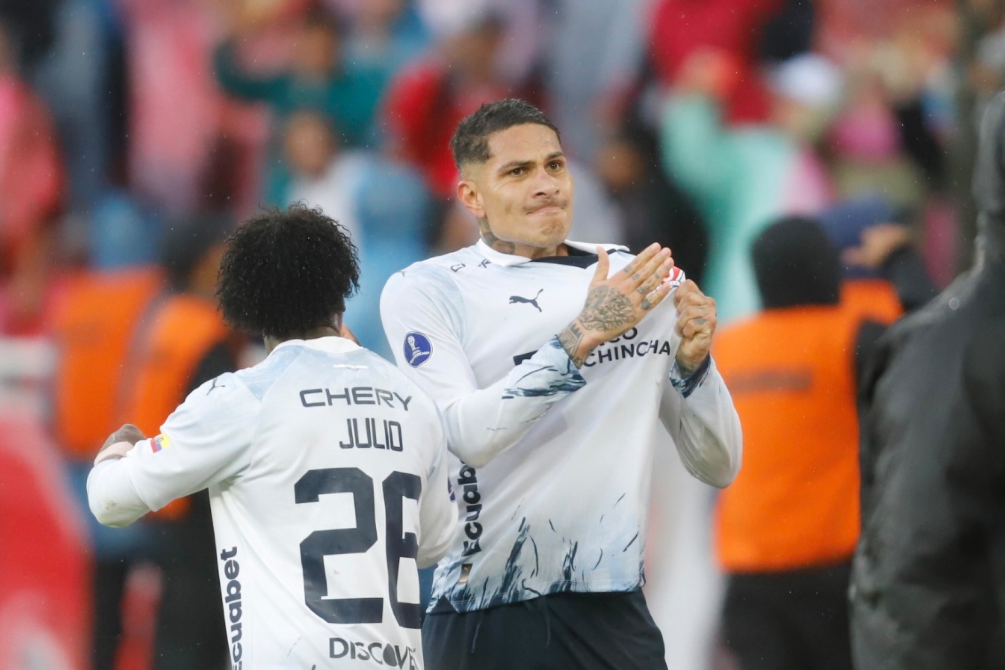 Paolo Guerrero anotó doblete para Liga de Quito ante Defensa y Justicia en el primer tiempo