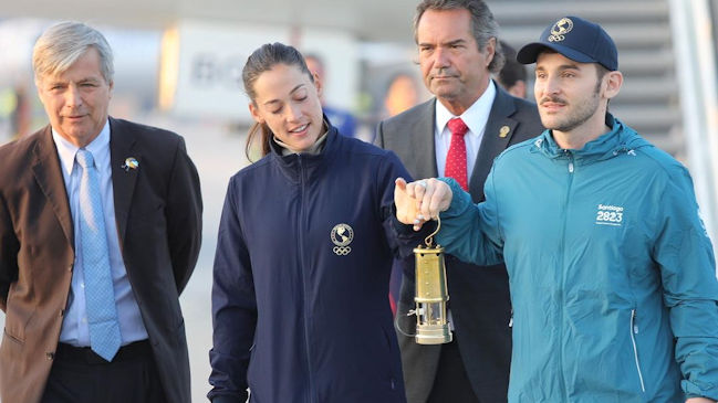 La felicidad de Melita Abraham y Tomás González al llegar a Chile con el Fuego Panamericano