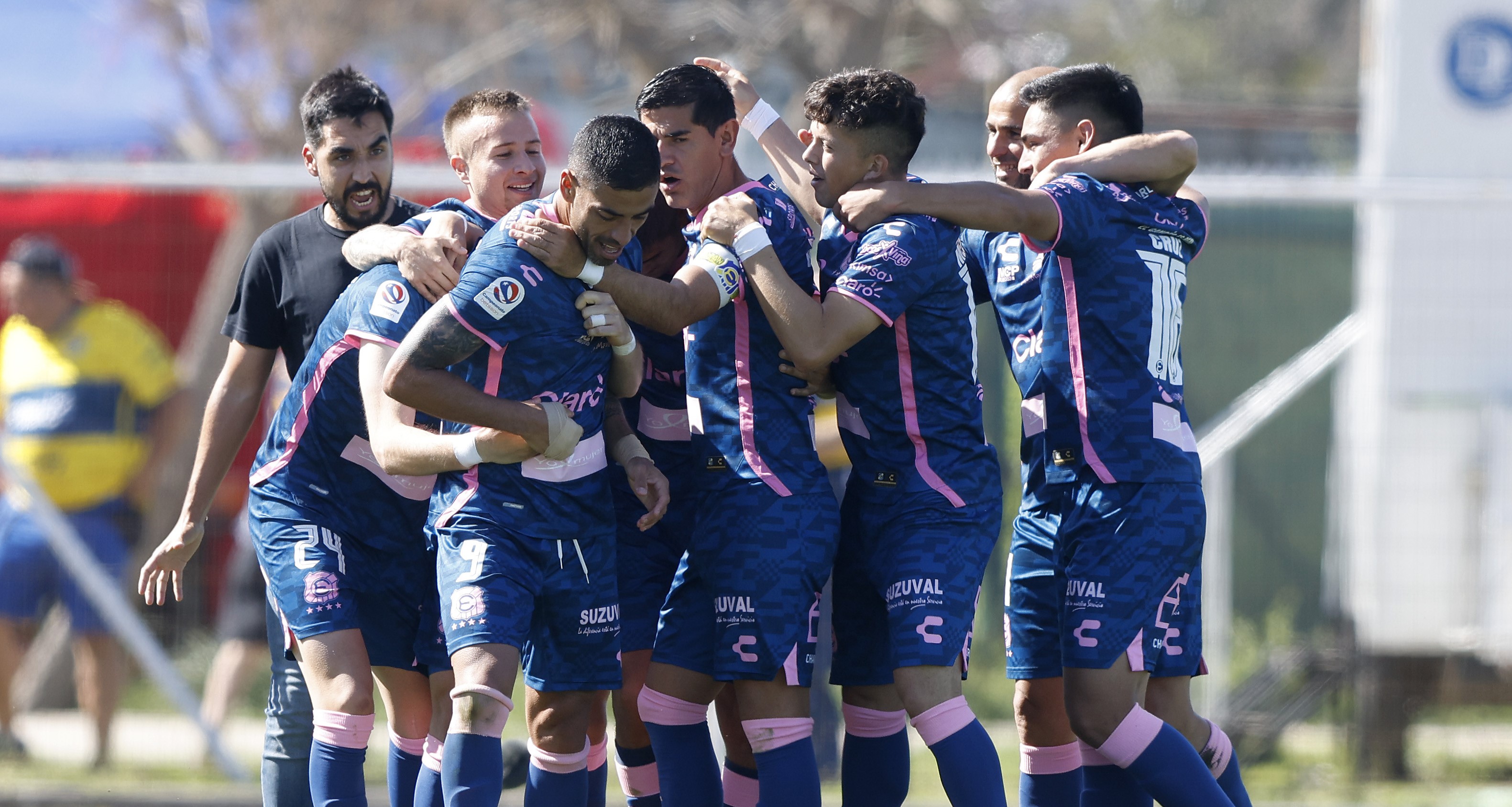 Everton goleó al complicado Magallanes y se afirmó en zona de Copa Sudamericana