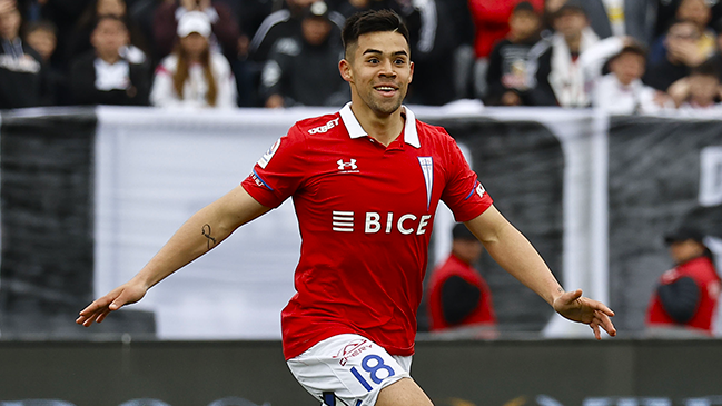 Alexander Aravena anotó tras contragolpe de la UC ante Colo Colo en el Monumental