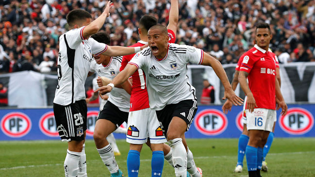 Colo Colo liquidó en los descuentos a la UC y sigue vivo en la lucha por el título