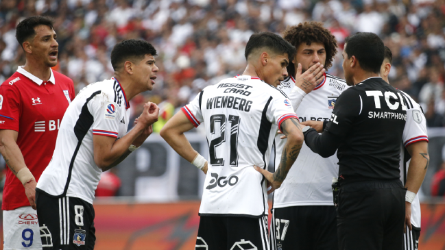 Roberto Tobar defendió los 11 minutos de descuento en el Colo Colo-UC: Estuvo muy bien