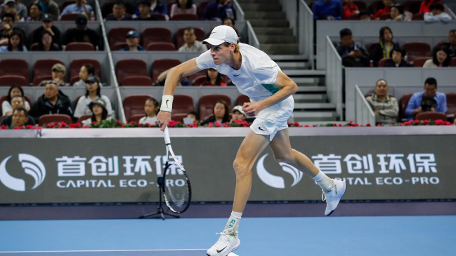 Sinner venció a Alcaraz y jugará la final del Abierto de China