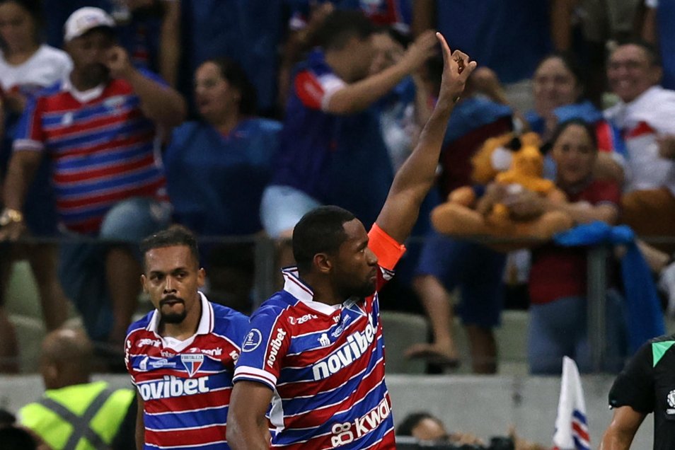 El festejo de Fortaleza en Castelao tras avanzar por primera vez a la final de la Sudamericana